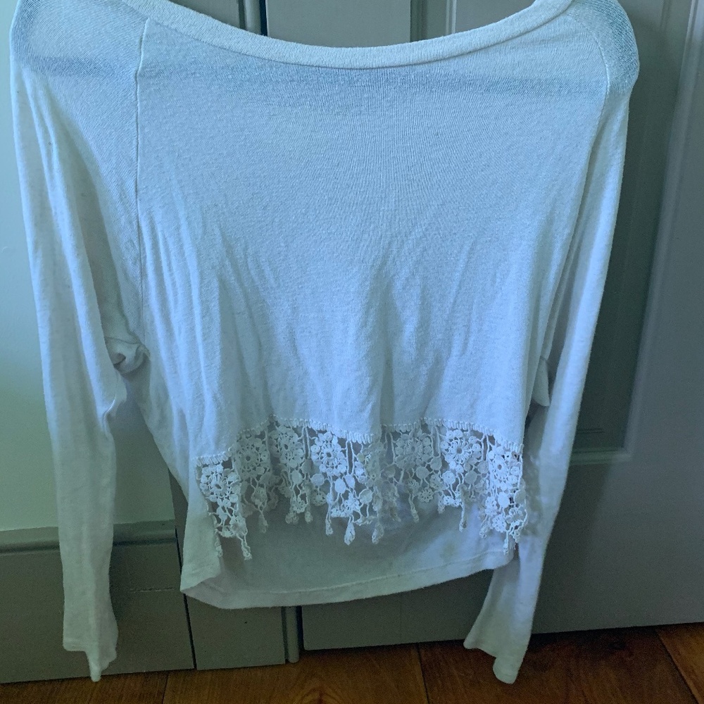 LONG SLEEVE LACE CROP TOP